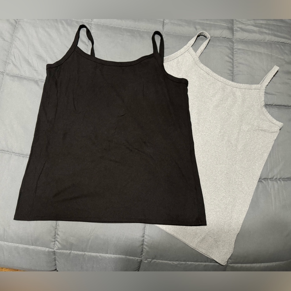 Multiple Tank Tops - Picture 4 of 5